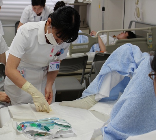 トピックス 7月技術研修 輸血 膀胱留置 導尿 が終了しました 北海道大学病院看護部